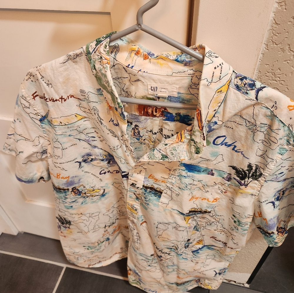 Mens Hawaiian shirt Gap